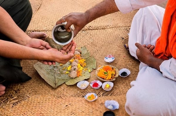 Photo of Cartagena's cathedral at the background and some colonial style houses